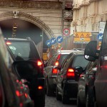 Primi in Europa per le ore passate in auto